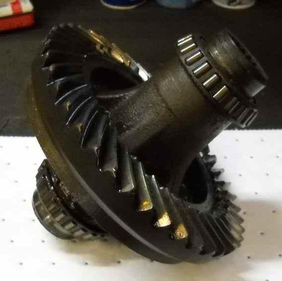 Ringgear carrier and bearings. Ring gear shot, rest is good. 50